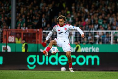 MUENSTER, GERMANY - 22 AĞUSTOS, 2025: 2.Bundesliga SC Preussen Munster 1 futbol karşılaşması. FC Nurnberg LVM-Preussenstadion 'da