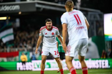 MUNSTER, ALMANY - 22 AĞUSTOS, 2025: Marvin Schulz, 2.Bundesliga SC Preussen Munster 1 'in futbol maçı. FC Nurnberg LVM-Preussenstadion 'da 