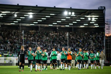 MUNSTER, Almanya - 22 AĞUSTOS, 2025: 2.Bundesliga SC Preussen Munster 1 futbol karşılaşması. FC Nurnberg LVM-Preussenstadion 'da 