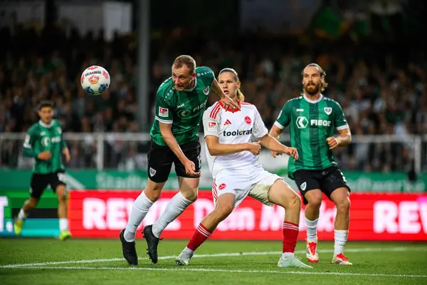 MUENSTER, ALMANY - 22 AĞUSTOS, 2025: Artem Stepanov, 2.Bundesliga SC Preussen Munster 1 futbol karşılaşması. FC Nurnberg LVM-Preussenstadion 'da