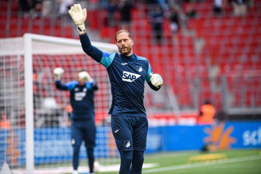 LEVERKUSEN, GERMANY - 23 AĞUSTOS, 2025: Oliver Baumann - Bundesliga FC Bayer 04 Leverkusen-TSG 1899 Hoffenheim maçı Bayarena 'da. 