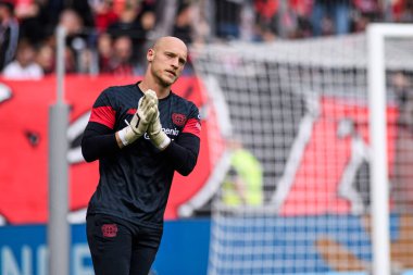 LEVERKUSEN, GERMANY - 23 AĞUSTOS, 2025: Niklas Lomb - Bundesliga FC Bayer 04 Leverkusen-TSG 1899 Hoffenheim maçı Bayarena 'da. 