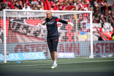 LEVERKUSEN, GERMANY - 23 AĞUSTOS, 2025: Niklas Lomb - Bundesliga FC Bayer 04 Leverkusen-TSG 1899 Hoffenheim maçı Bayarena 'da. 