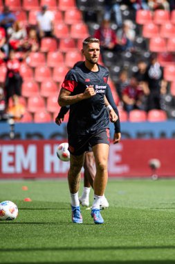 LEVERKUSEN, GERMANY - 23 AĞUSTOS, 2025: Robert Andrich - Bundesliga FC Bayer 04 Leverkusen-TSG 1899 Hoffenheim maçı Bayarena 'da. 