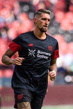 LEVERKUSEN, GERMANY - 23 AĞUSTOS, 2025: Robert Andrich - Bundesliga FC Bayer 04 Leverkusen-TSG 1899 Hoffenheim maçı Bayarena 'da. 