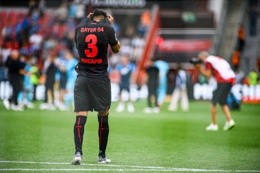 LEVERKUSEN, GERMANY - 23 AĞUSTOS, 2025: Piero Hincapie - Bundesliga FC Bayer 04 Leverkusen-TSG 1899 Hoffenheim maçı Bayarena 'da. 