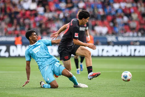 LEVERKUSEN, GERMANY - 23 AĞUSTOS, 2025: - Bundesliga FC Bayer 04 Leverkusen-TSG 1899 Hoffenheim maçı Bayena 'da.
