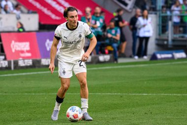 MOENCHENGLADBACH, GERMANY - 24 AĞUSTOS, 2025: Rocco Reitz - Bundesliga Borussia Moenchengladbach 'ın Borussia Park' ta Hamburger SV 'ye karşı oynadığı futbol maçı.