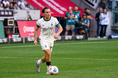 MOENCHENGLADBACH, GERMANY - 24 AĞUSTOS, 2025: Rocco Reitz - Bundesliga Borussia Moenchengladbach 'ın Borussia Park' ta Hamburger SV 'ye karşı oynadığı futbol maçı.