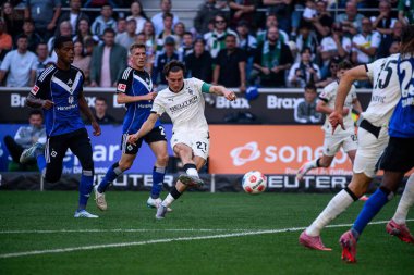 MOENCHENGLADBACH, GERMANY - 24 AĞUSTOS, 2025: Rocco Reitz - Bundesliga Borussia Moenchengladbach 'ın Borussia Park' ta Hamburger SV 'ye karşı oynadığı futbol maçı.