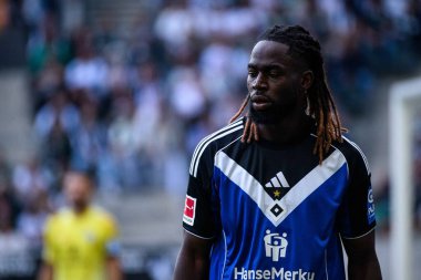 MOENCHENGLADBACH, GERMANY - 24 AĞUSTOS, 2025: Jordan Torunarigha - Bundesliga Borussia Moenchengladbach-Borussia Park 'ta Hamburger SV maçı.