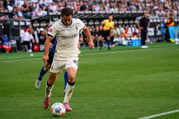 MOENCHENGLADBACH, GERMANY - 24 AĞUSTOS, 2025: Joe Scally - Bundesliga Borussia Moenchengladbach-Borussia Park 'ta Hamburger SV maçı.