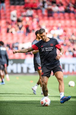LEVERKUSEN, GERMANY - 23 AĞUSTOS, 2025: Robert Andrich - Bundesliga FC Bayer 04 Leverkusen-TSG 1899 Hoffenheim maçı Bayarena 'da. 