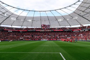 LEVERKUSEN, GERMANY - 23 AĞUSTOS, 2025: - Bundesliga FC Bayer 04 Leverkusen-TSG 1899 Hoffenheim maçı Bayena 'da. 