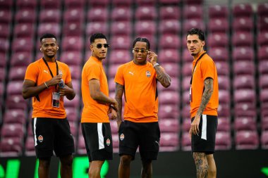 GENEVE, SWitzERLAND - 28 AUGust, 2025: Alisson, Kevin, Kaua Elias Nogueira, Marlon Gomes - UEFA Avrupa Konferans Ligi Servette FC - Shakhtar Donetsk ile Cenevre Stadyumu 'nda oynanan karşılaşma.