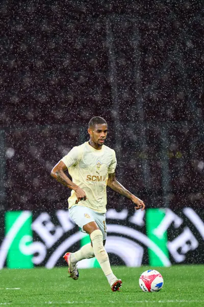 GENEVE, SWitzERLAND - 28 AĞUSTOS, 2025: Pedro Henrique - UEFA Avrupa Konferans Ligi Servette FC - Shakhtar Donetsk 'e karşı Cenevre Stadyumu.