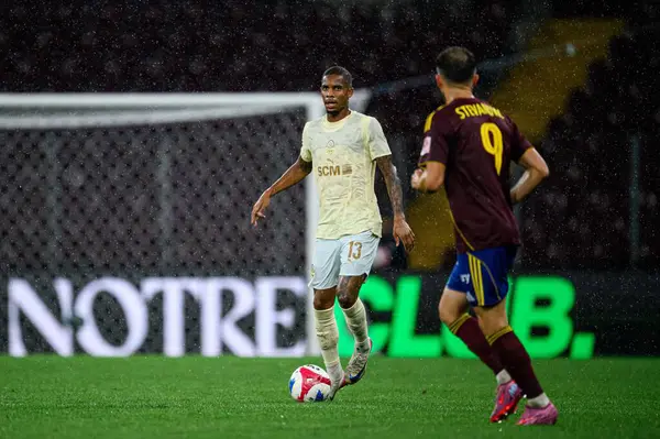 GENEVE, SWitzERLAND - 28 AĞUSTOS, 2025: Pedro Henrique - UEFA Avrupa Konferans Ligi Servette FC - Shakhtar Donetsk 'e karşı Cenevre Stadyumu.