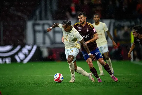 GENEVE, SWitzERLAND - 28 AĞUSTOS, 2025: Kevin - UEFA Avrupa Konferans Ligi Servette FC, Shakhtar Donetsk 'e karşı Cenevre Stadyumu.