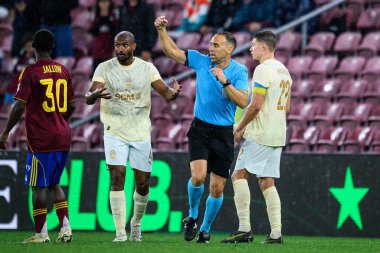 GENEVE, SWitzERLAND - 28 AUGust, 2025: Guillermo Cuadra Fernandez, Marlon - UEFA Avrupa Konferans Ligi Servette FC, Shakhtar Donetsk 'e karşı Cenevre Stadyumu' nda oynanan maç.