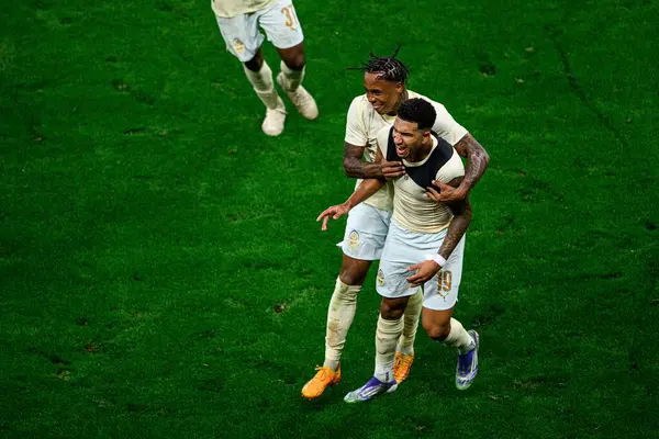 GENEVE, SWitzERLAND - 28 AUGust, 2025: Kaua Elias Nogueira, Kevin - UEFA Avrupa Konferans Ligi Servette FC, Shakhtar Donetsk 'e karşı Cenevre Stadyumu' nda oynanan maç.