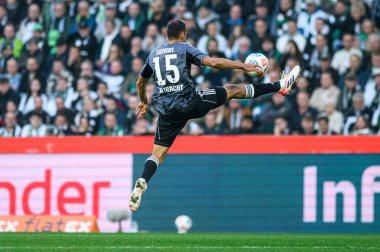 MOENCHENGLADBACH, GERMANY - 27 Eylül 2025: Ellyes Skhiri - Bundesliga Borussia Moenchengladbach-Eintracht Frankfurt maçı Borussia Park 'ta.