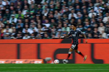 MOENCHENGLADBACH, GERMANY - 27 Eylül 2025: Nnamdi Collins - Bundesliga Borussia Moenchengladbach-Eintracht Frankfurt maçı Borussia Park 'ta.