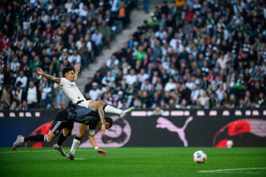 MOENCHENGLADBACH, GERMANY - 27 Eylül 2025: Robin Koch, Jens Castrop - Bundesliga Borussia Moenchengladbach-Eintracht Frankfurt maçı Borussia Park 'ta.