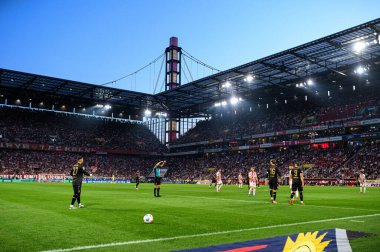 COLOGNE, GERMANY - 28 SEPTEMBER, 2025: - 1.FC Koeln-VfB Stuttgart futbol karşılaşması Rhein Enerji Stadyumu 'nda.