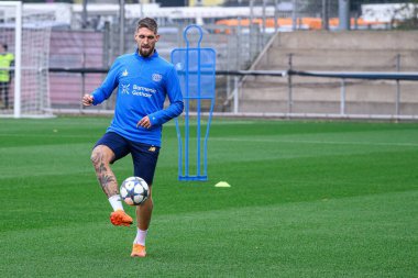 LEVERKUSEN, GERMANY - 30 SEPTEMBER, 2025: Robert Andrich - UEFA Champions League, MD-1, practice FC Bayer 04 Leverkusen at BayArena. 