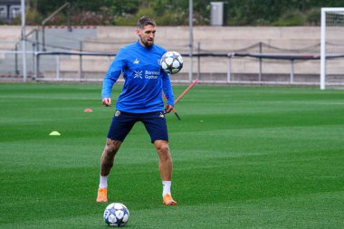 LEVERKUSEN, GERMANY - 30 SEPTEMBER, 2025: Robert Andrich - UEFA Champions League, MD-1, practice FC Bayer 04 Leverkusen at BayArena. 