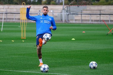 LEVERKUSEN, GERMANY - 30 SEPTEMBER, 2025: Robert Andrich - UEFA Champions League, MD-1, practice FC Bayer 04 Leverkusen at BayArena. 