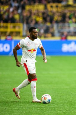 DORTMUND, GERMANY - 4 Ekim 2025: Ridle Baku - 1.Bundesliga maçı Borussia Dortmund - RB Leipzig 'e karşı Signal Iduna Park.