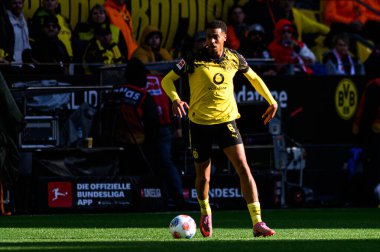 DORTMUND, GERMANY - 4 Ekim 2025: Felix Nmecha - 1.Bundesliga maçı Borussia Dortmund - RB Leipzig 'e karşı Signal Iduna Park.