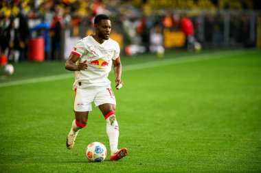 DORTMUND, GERMANY - 4 Ekim 2025: Ridle Baku - 1.Bundesliga maçı Borussia Dortmund - RB Leipzig 'e karşı Signal Iduna Park.