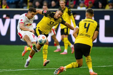DORTMUND, GERMANY - 4 Ekim 2025: Christoph Baumgartner, Waldemar Anton - 1.Bundesliga maçı Borussia Dortmund vs RB Leipzig at Signal Iduna Park.