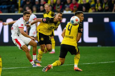 DORTMUND, GERMANY - 4 Ekim 2025: Christoph Baumgartner, Waldemar Anton - 1.Bundesliga maçı Borussia Dortmund vs RB Leipzig at Signal Iduna Park.