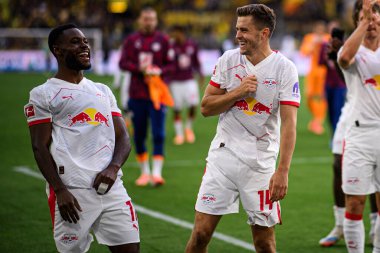 DORTMUND, GERMANY - 4 Ekim 2025: Ridle Baku, Christoph Baumgartner - 1.Bundesliga maçı Borussia Dortmund 'a karşı Signal Iduna Park' ta RB Leipzig.