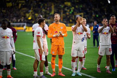 DORTMUND, GERMANY - 4 Ekim 2025: Peter Gulacsi - 1.Bundesliga maçı Borussia Dortmund - RB Leipzig 'e karşı Signal Iduna Park.
