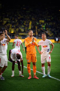 DORTMUND, GERMANY - 4 Ekim 2025: Peter Gulacsi - 1.Bundesliga maçı Borussia Dortmund - RB Leipzig 'e karşı Signal Iduna Park.