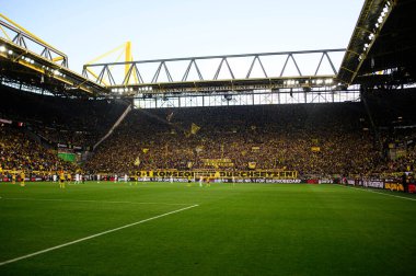 DORTMUND, GERMANY - 4 Ekim 2025: Stadyum Manzarası - 1.Bundesliga maçı Borussia Dortmund - RB Leipzig 'e karşı Signal Iduna Park.