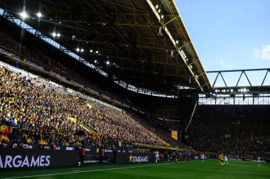 DORTMUND, GERMANY - 4 Ekim 2025: Stadyum Manzarası - 1.Bundesliga maçı Borussia Dortmund - RB Leipzig 'e karşı Signal Iduna Park.