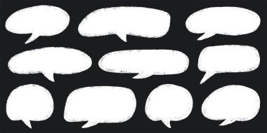 El yapımı pastel boya ve pastel renkli konuşma baloncukları. Çocuksu tasarımlar ve okul projeleri için sevimli tebeşir karalama elementleri. Etiketler, etiketler veya günlük dekorasyonları için oyuncu vektör çizimleri.