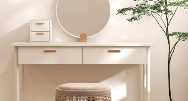 Boş modern, minimal bej makyaj masası, altın saplı çekmece dolabı, gösteriş aynası, tabure, krem duvardaki ağaç lüks güzellik için güneş ışığı, kozmetik, makyaj ürünü arka planı 3 boyutlu.