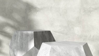 İki modern geometrik şekilli gri granit podyum masası, güneş ışığında beşgen kenarı, lüks kozmetik, cilt bakımı için cilalı çimento duvarda yaprak yaprağı gölgesi, arka plan 3 boyutlu güzellik ürünü.