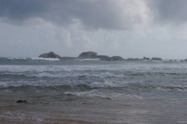 Deniz kıyısının güzel manzarası