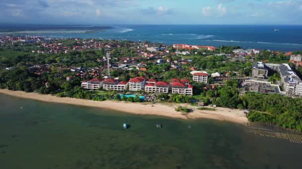 Uma Vista Aérea Uma Ilha Pitoresca Com Hotéis Luxuosos Uma — Vídeo de Stock