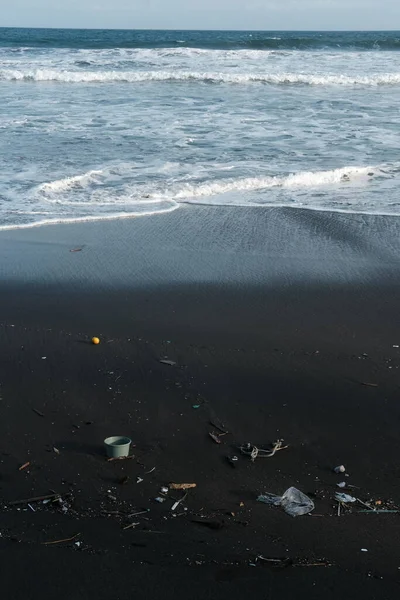 Wereldwijde Milieuramp Plastic Stranden Die Aanspoelde Vanuit Oceaan Het Recyclen — Stockfoto