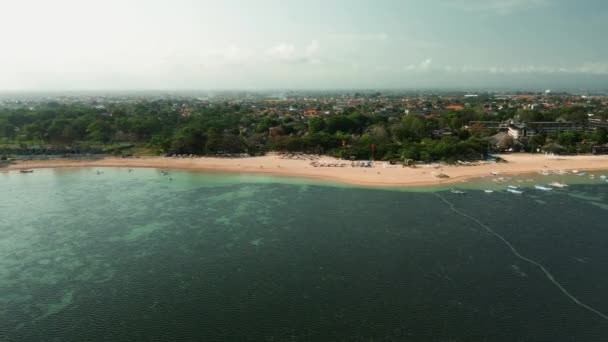 Vista Aérea Praia Sanur Que Está Localizada Ilha Bali Areia — Vídeo de Stock