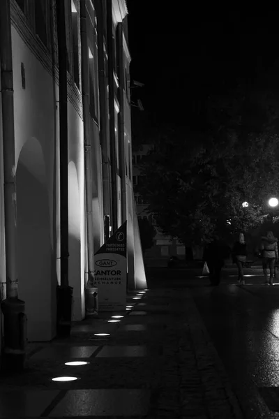 Nachtstadt Ende Der Stadt Abend Weiß Und Schwarz — Stockfoto