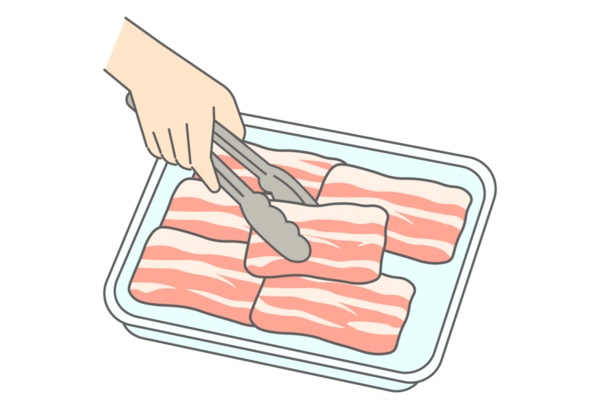 Tong 'un Dilimlenmiş Domuz Göbeğini Tutuşu